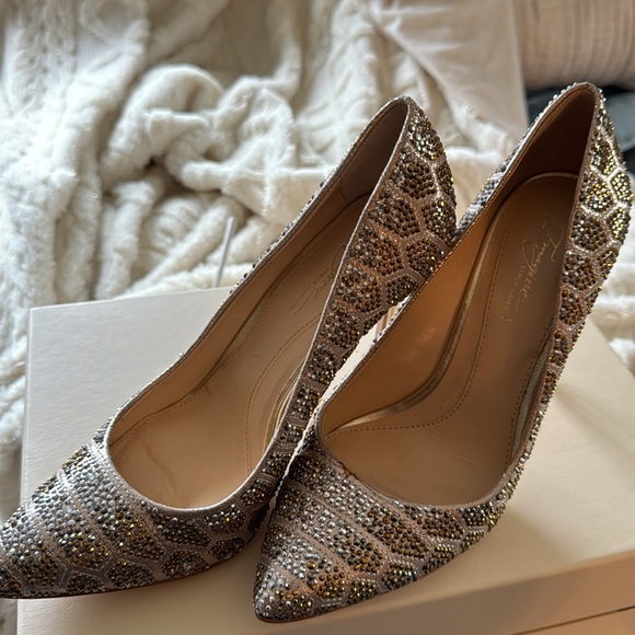 Vince Camuto special occasion sparkly pumps - Picture 2 of 10